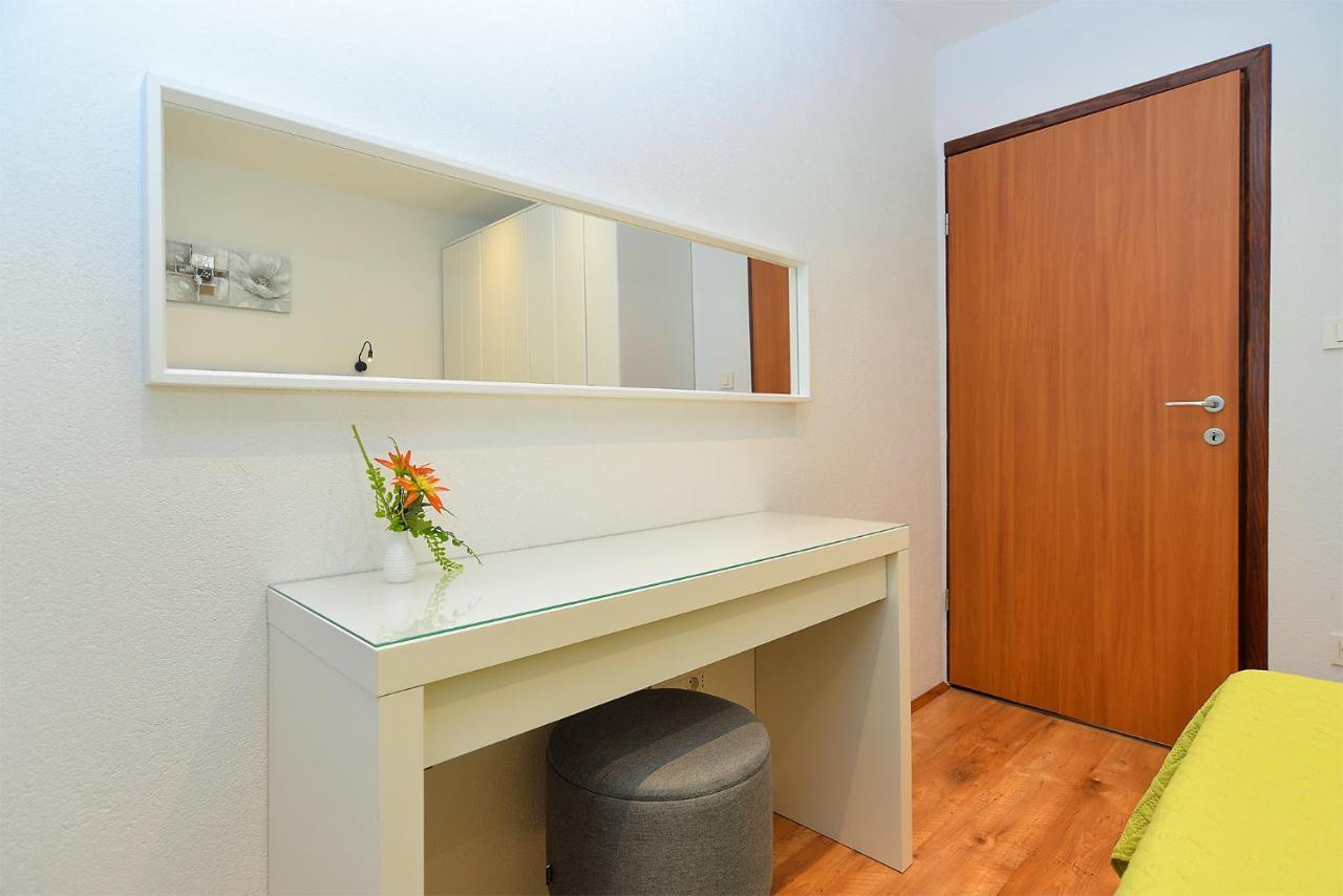 Apartment Snjezana 1064 Ровин Екстериор снимка