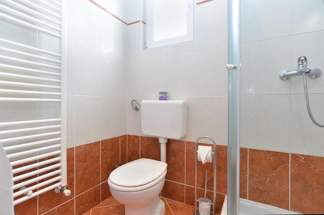 Apartment Snjezana 1064 Ровин Екстериор снимка
