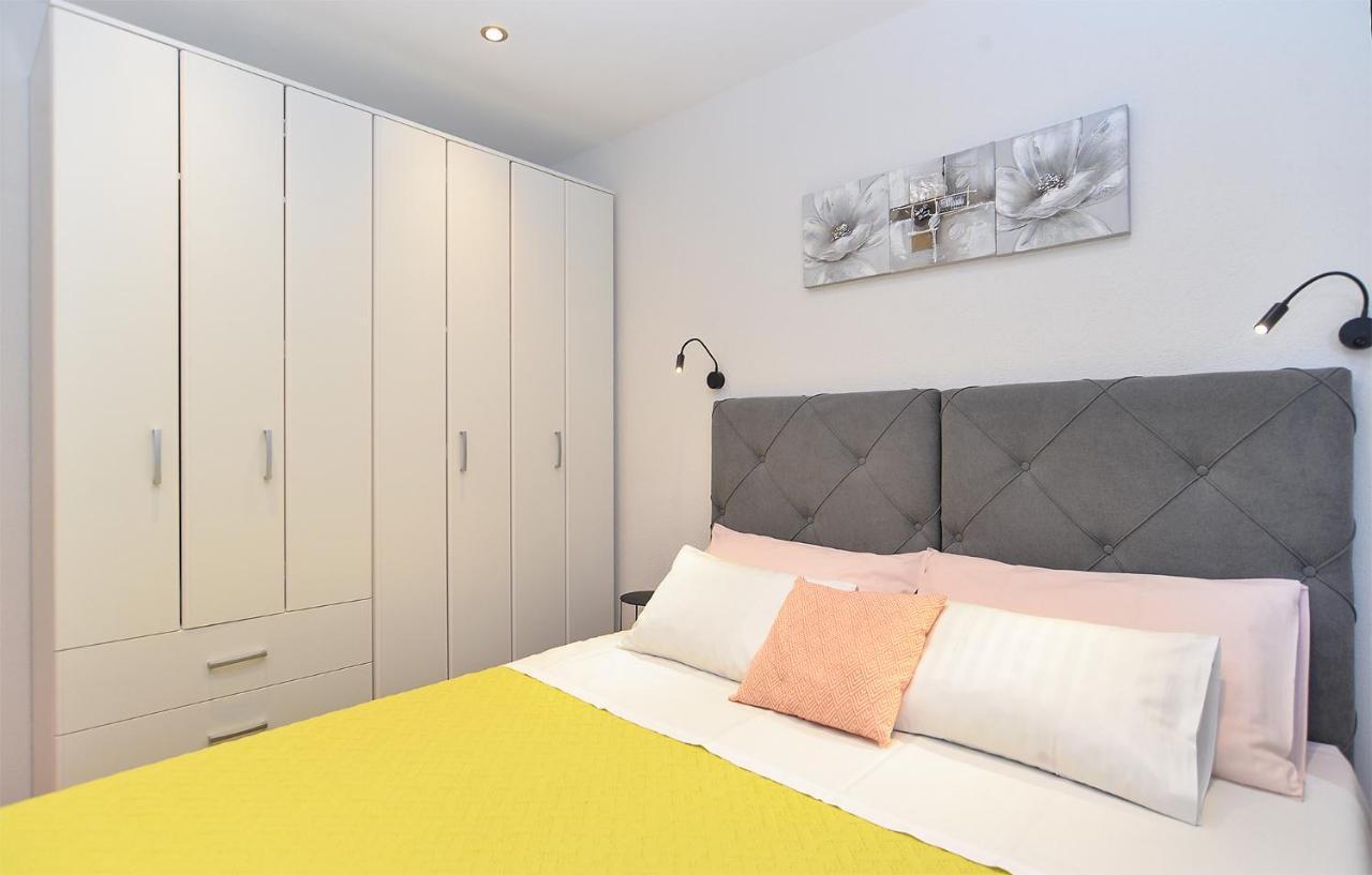 Apartment Snjezana 1064 Ровин Екстериор снимка