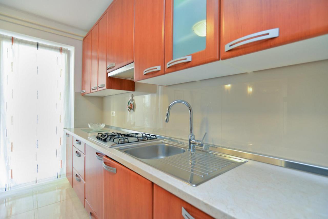 Apartment Snjezana 1064 Ровин Екстериор снимка